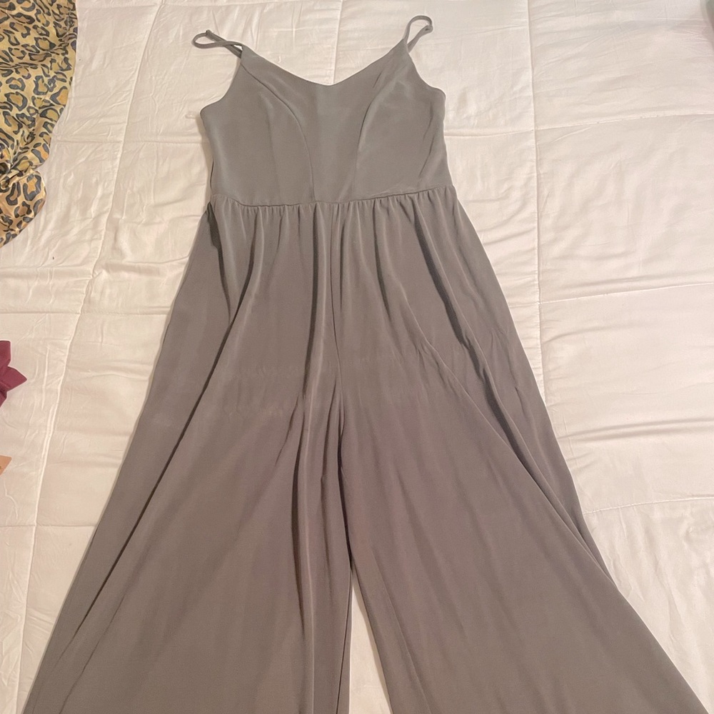Beautiful olive green jumpsuit 🥰